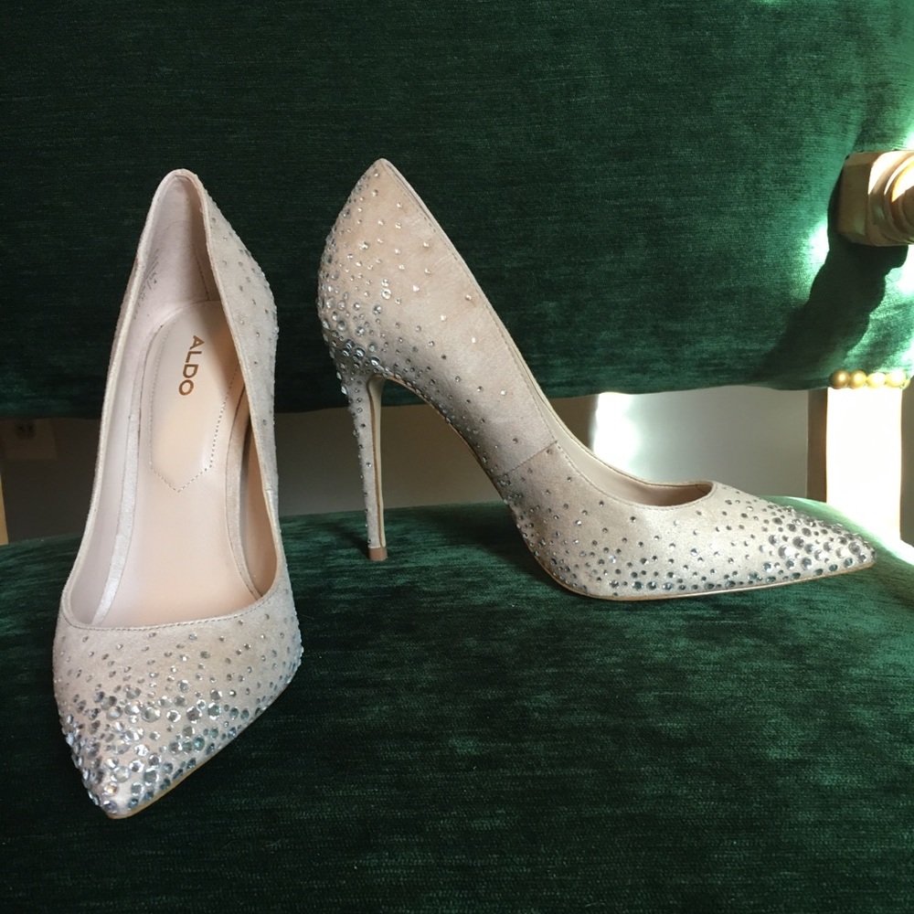 Aldo Pelia-32 sparkly pump 4.25 inches